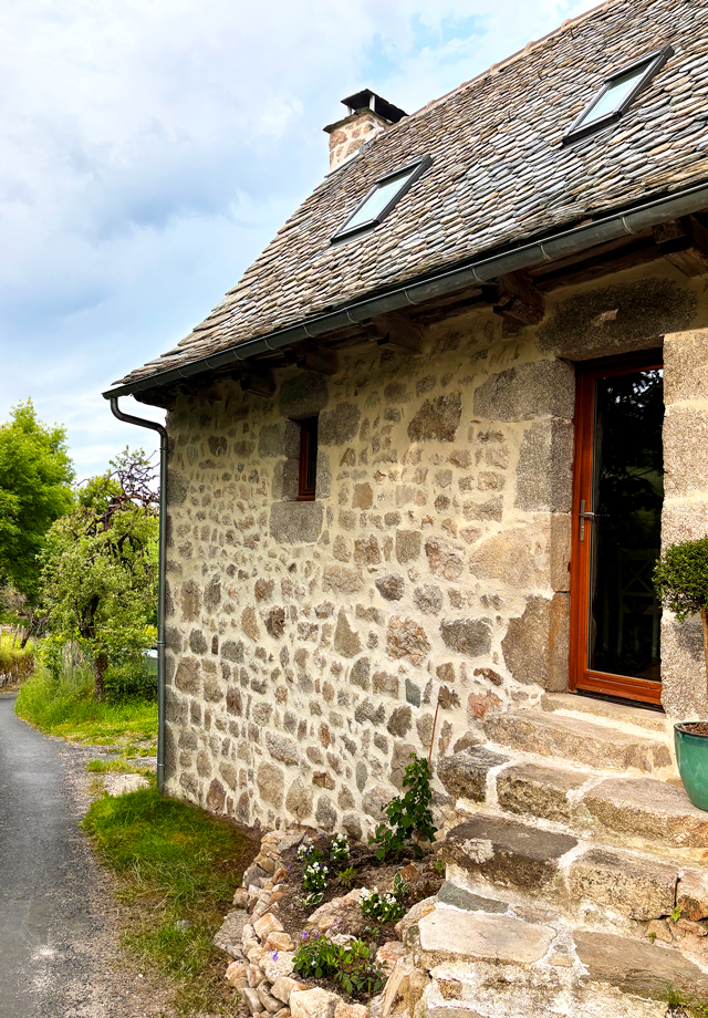 ExterieurGiteLeChantduGrillon